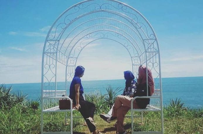 Wisata Pantai Gesing Gunung Kidul - Yogyakarta 4 Kuliner dan Spot Foto di Wisata Pantai Gesing